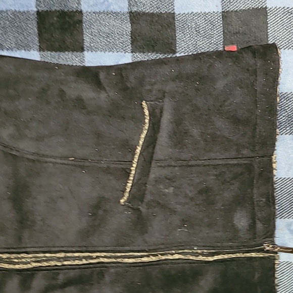 Woolrich. Faux-suede Full-zip vest. Poly-blend Liner. Women's size XL. - Picture 5 of 16